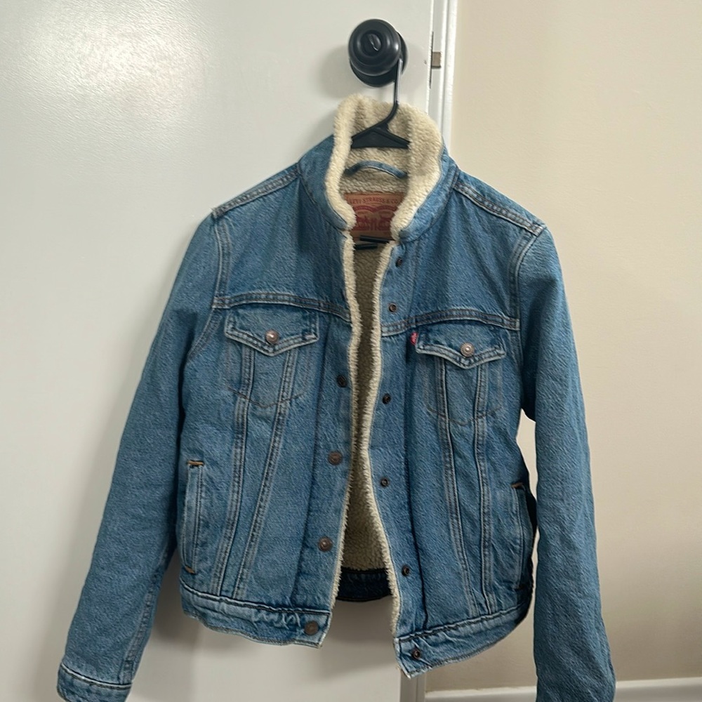 Levi’s Sherpa Jean jacket, *Used once* NEW